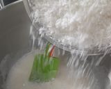Foto langkah ke 4 dari resep Coconut Macaroons.