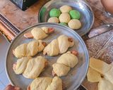Foto langkah ke 6 dari resep Roti Sosis Keju.