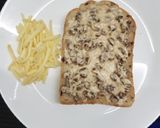 รูปขั้นตอนการทำที่ 2 ของ Natto Mayo Cheese Toast (ขนมปังปิ้งหน้านัตโตะมายองเนสชีส)