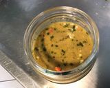 Une image de l'étape 7 de Sauce salade pimentée aux cornichons,moutarde et herbes aromatiques.