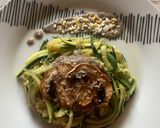 Foto del paso 9 de la receta: Tallarines de calabacín con salsa de champiñones, cebolla y queso