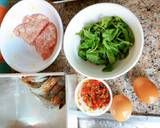 รูปขั้นตอนการทำที่ 2 ของ กระเพรากุ้ง ไข่ดาว