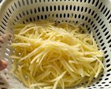 Foto langkah ke 2 dari resep Gamja Jeon : Potato Pancake.