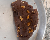 Foto del paso 4 de la receta: Galletitas de chocolate y nuez Sin azúcar, sin endulcorante y sin manteca