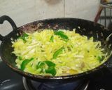 A picture of step 1 of Mix veg macaroni pasta.