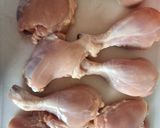 Foto del passaggio 1 della ricetta Cosce di Pollo al Limone 🍋