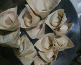 Foto langkah ke 2 dari resep Pangsit goreng isi tahu.
