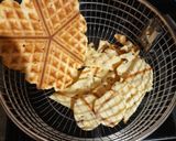 Sajtos tallér magokkal gofrisütőben recept fázis 3 fotója