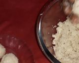 A picture of step 3 of Kachhe nariyal ke laddoo.