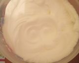 A picture of step 3 of Simple ½kg black Forest in meko gas.