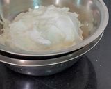 A picture of step 1 of Mango trifle.