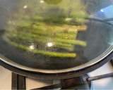 Foto del paso 2 de la receta: Espárragos a la mantequilla