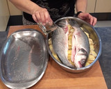 Foto del paso 3 de la receta: Lubina al horno con patatas