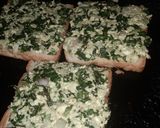 A picture of step 2 of Paneer palak toast.