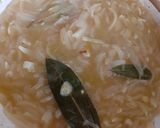 Foto del paso 5 de la receta Muslos de pollo en salsa de cebolla