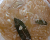 Foto del paso 5 de la receta: Muslos de pollo en salsa de cebolla
