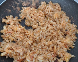 Foto langkah ke 5 dari resep Nasi goreng telur ala Korea.
