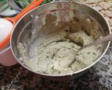 Foto del passaggio 6 della ricetta Linguine all acciughe, pesto di basilico, burrata e pistacchi con acciughe croccanti