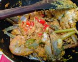 Foto langkah ke 6 dari resep Kepiting Mercon (Saos kari pedas-modified).