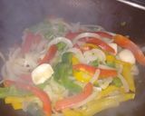 Foto del paso 2 de la receta: Wok de carnes al vodka cítrico