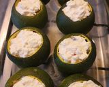 Une image de l'étape 8 de Courgettes farcies aux légumes.
