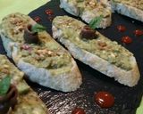 Foto del paso 5 de la receta Tostadas con aguacate y anchoas