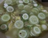 Foto langkah ke 4 dari resep Sup Bening Mentimun.