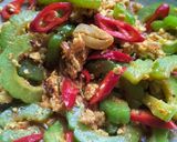 Gambar langkah 3 resipi Peria Goreng Pecah Telur.