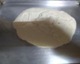 Foto del paso 2 de la receta: Pizza de champignones con masa soufflé y salsa blanca.🍕🍄