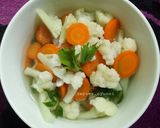 Foto langkah ke 5 dari resep Bening Wortel & Kembang Kol.