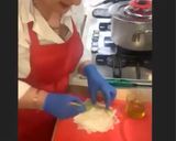 Foto del passaggio 2 della ricetta Mini “pasqualine” di pasta fillo
