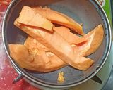 A picture of step 1 of Papaya Halwa.