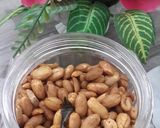 Foto langkah ke 2 dari resep Kacang goreng daun jeruk.