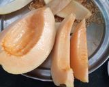 A picture of step 2 of Muskmelon Pie.