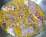 Foto del paso 1 de la receta: Pollo empanado con col