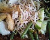 Foto langkah ke 2 dari resep Rujak petis Madura.