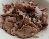 Hình bước làm 3 của món Thịt bò xào giá hẹ