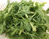 Hình bước làm 1 của món Canh Rau Tần Ô & Xúc Xích Pháp Xông Khói