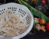 Foto langkah ke 1 dari resep Cumi Saus Padang.