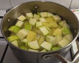 Sörben sült kacsacomb recept fázis 3 fotója