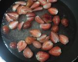 Foto langkah ke 2 dari resep Korean Strawberry Milk.