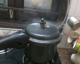 A picture of step 4 of Matar pulao.