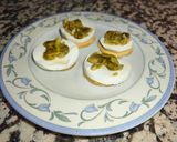 Foto del paso 4 de la receta: Almejas sentadas en tostas de pan en cojín de láminas de queso fresco