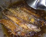 Foto langkah ke 4 dari resep Ikan gabus kecil goreng.