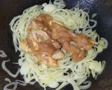 洋蔥燴炒雞腿肉的食譜步驟2照片