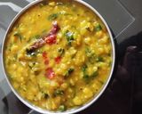 ढाबा स्टाइल डाळ पालक कूकर रेसिपी (Dhaba Style Dal Palak Recipe In Marathi) रेसिपी स्टेप 3 फोटो 