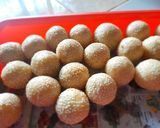 Foto langkah ke 8 dari resep Onde onde isi kacang hijau.