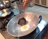Foto langkah ke 1 dari resep Telur Ceplok Woku.