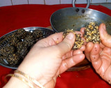 A picture of step 8 of Til Gud Ladoo.