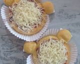 Gambar langkah 3 resipi Pepperoni Pizza With Choco Bun.